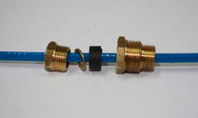 Трубная врезка для установки кабеля F-10 внутри трубы